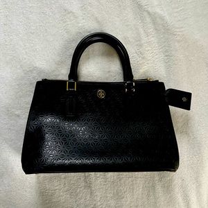 Tory Burch black leather bag with shoulder strap and gold accents